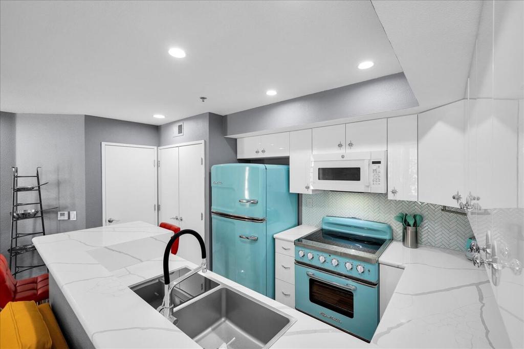 1555 N Chaparral Road 309 Property Photo 8