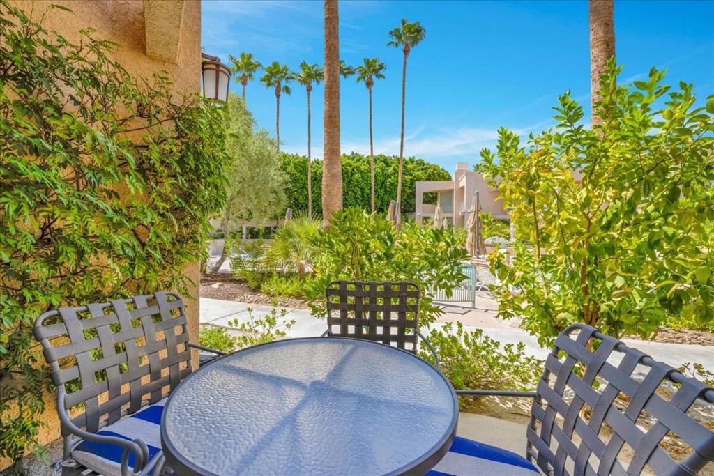 1555 N Chaparral Road 309 Property Photo 25