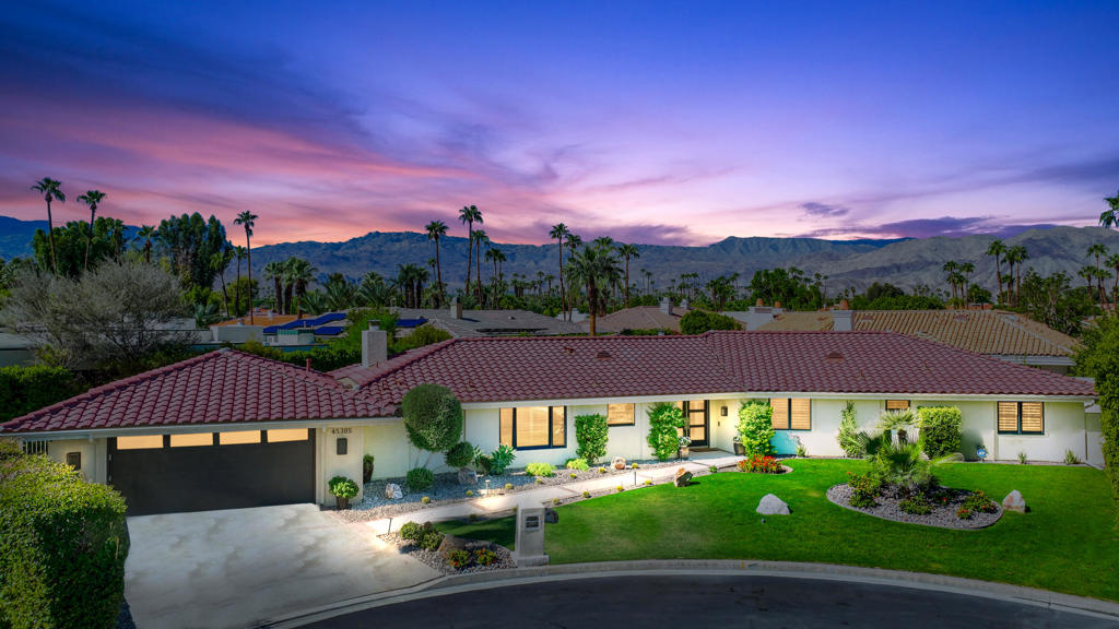 45385 Taos Property Photo 1