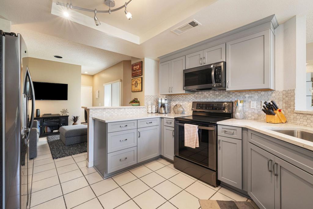 79822 Olympia Fields Property Photo 36