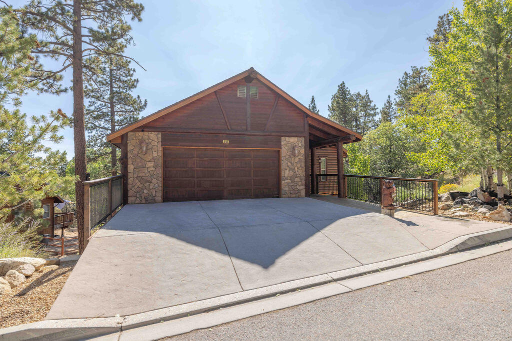 385 Sunrise Way Property Photo 3