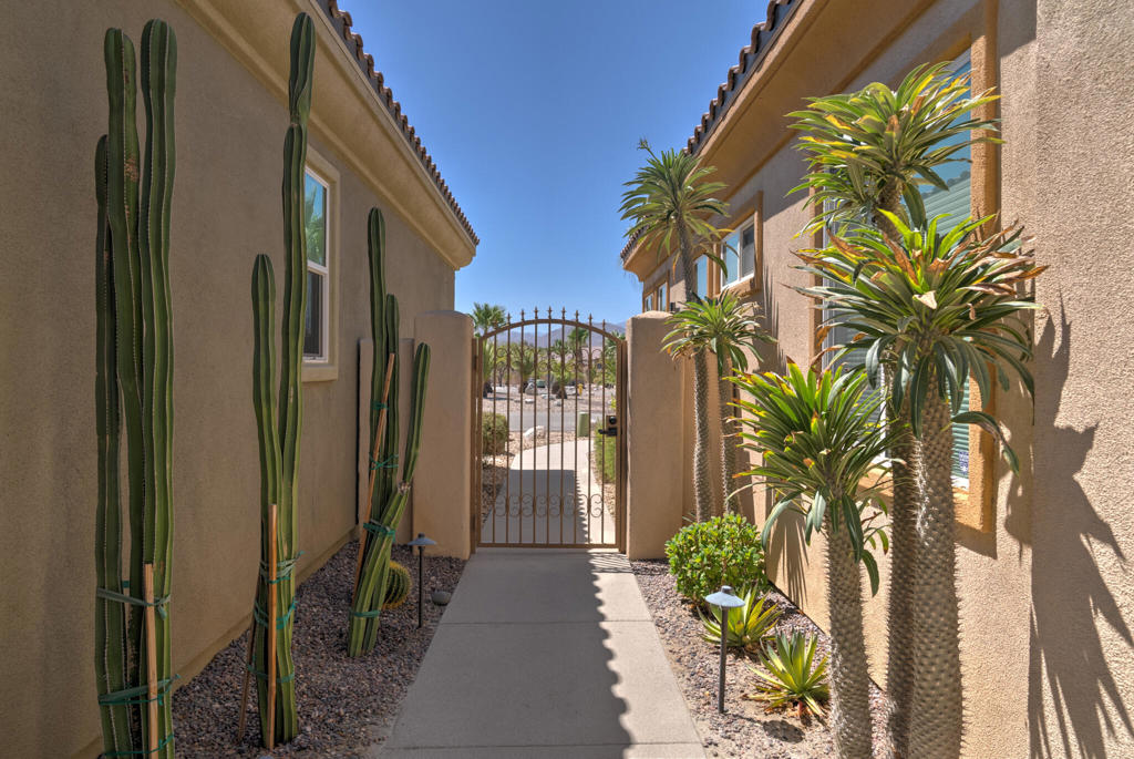67372 Zuni Court Property Photo 4
