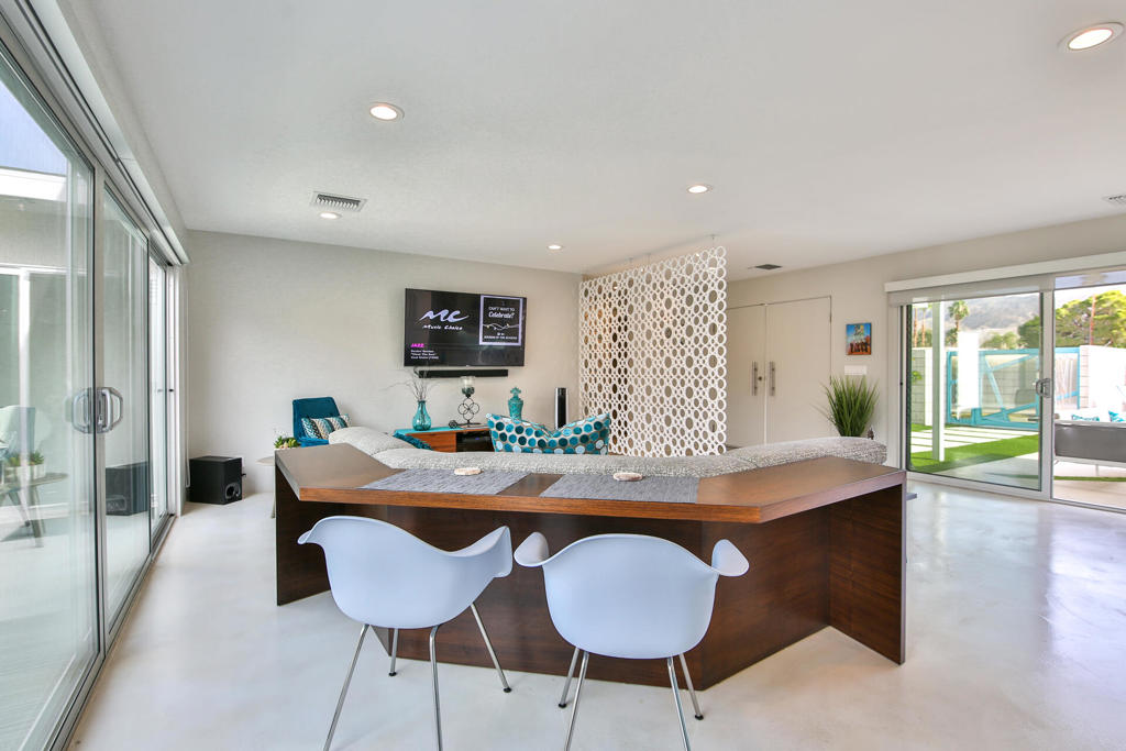 47956 Silver Spur Trail Property Photo 13