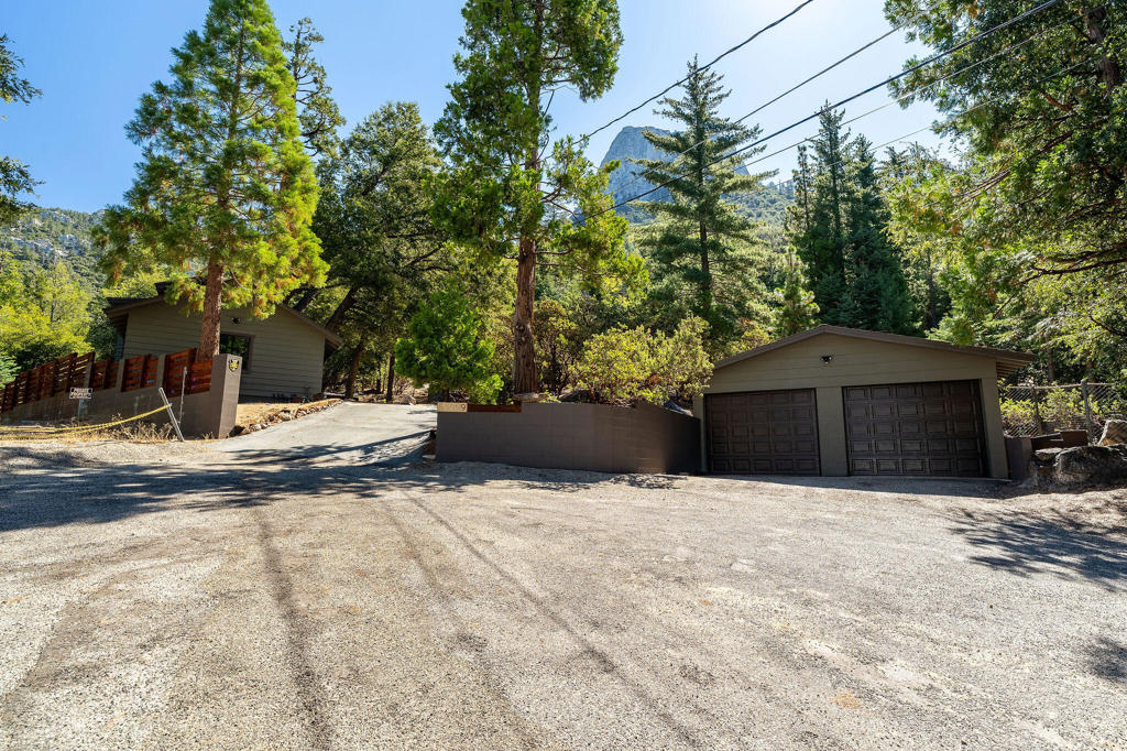 55599 Encino Road Property Photo 4