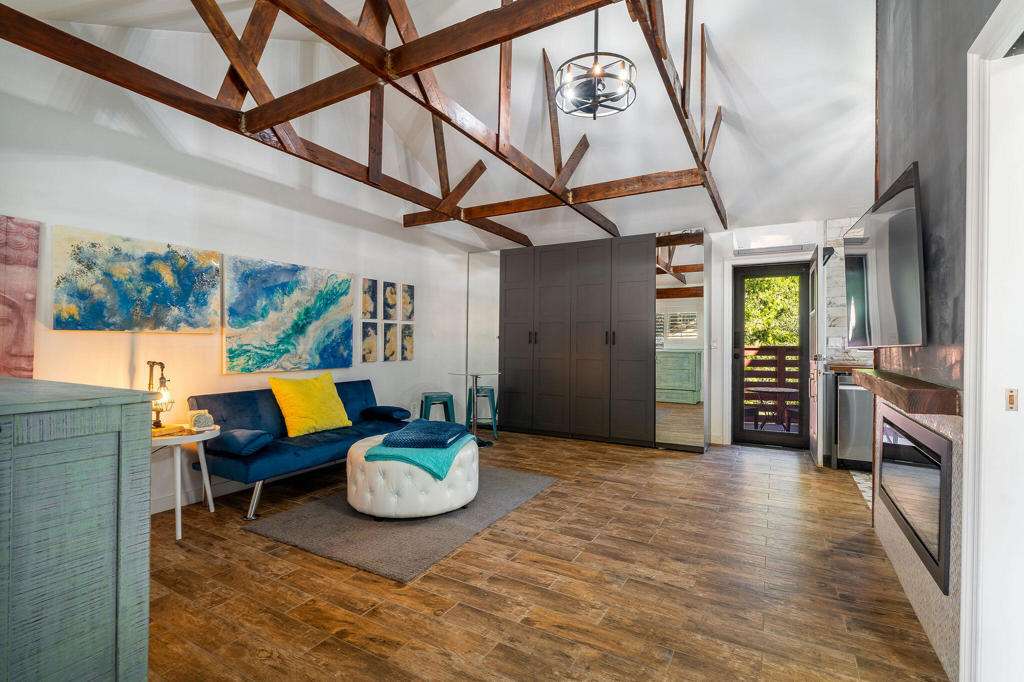 55599 Encino Road Property Photo 6