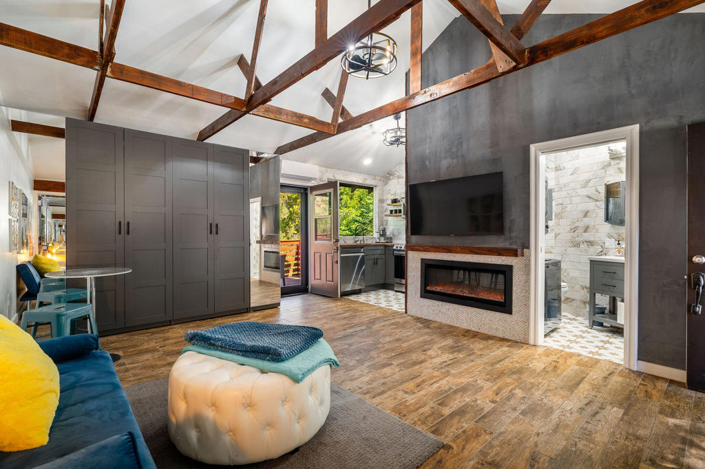 55599 Encino Road Property Photo 7