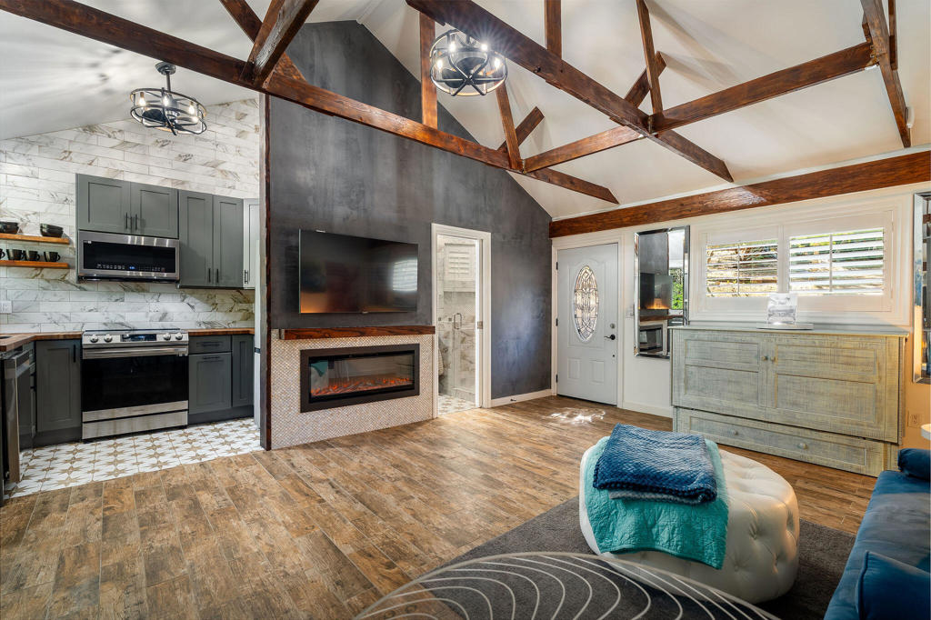 55599 Encino Road Property Photo 8