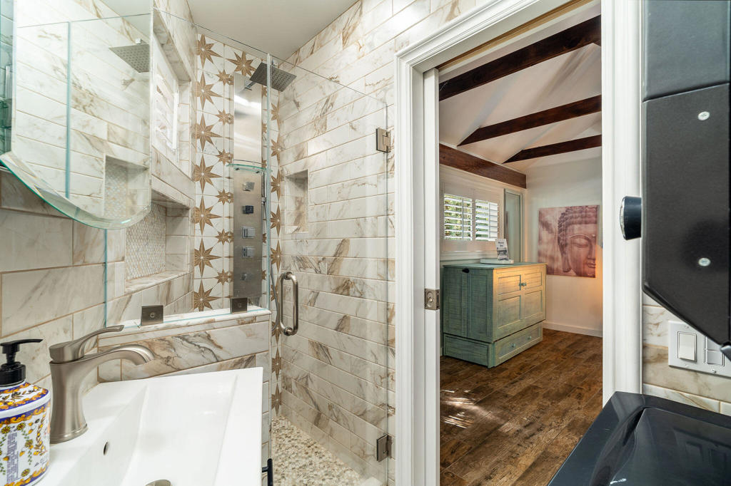 55599 Encino Road Property Photo 9