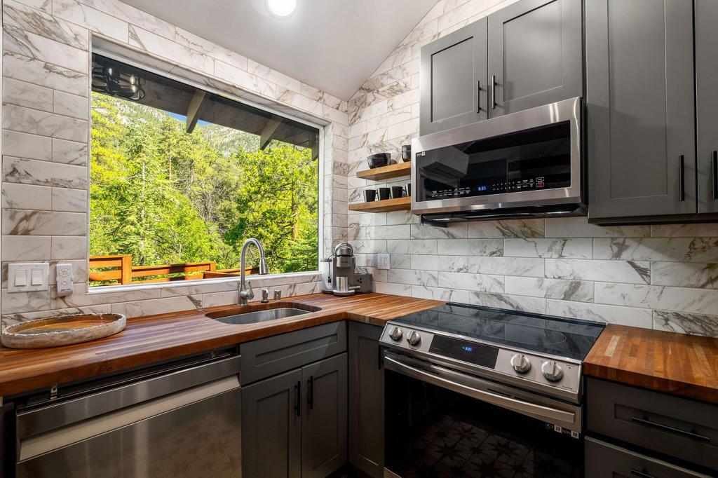 55599 Encino Road Property Photo 12