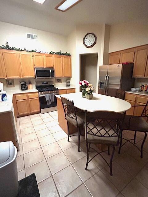 37760 Driscoll Street Property Photo 5