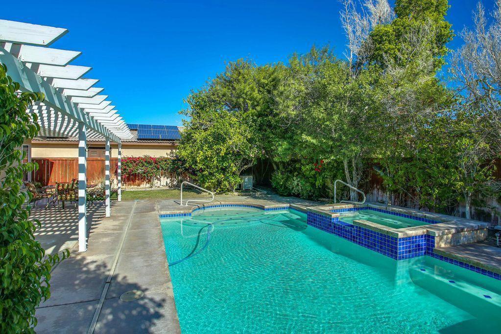 37760 Driscoll Street Property Photo 15