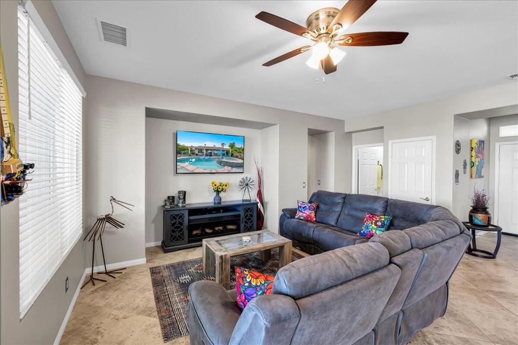 60636 Desert Shadows Drive Property Photo 5