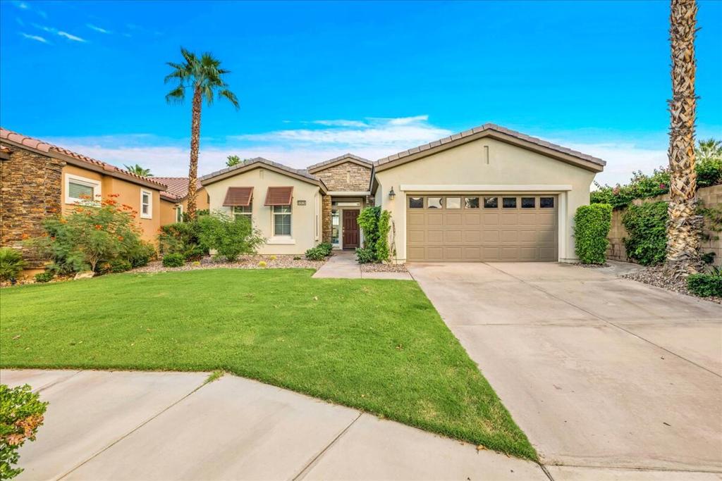 60636 Desert Shadows Drive Property Photo 17