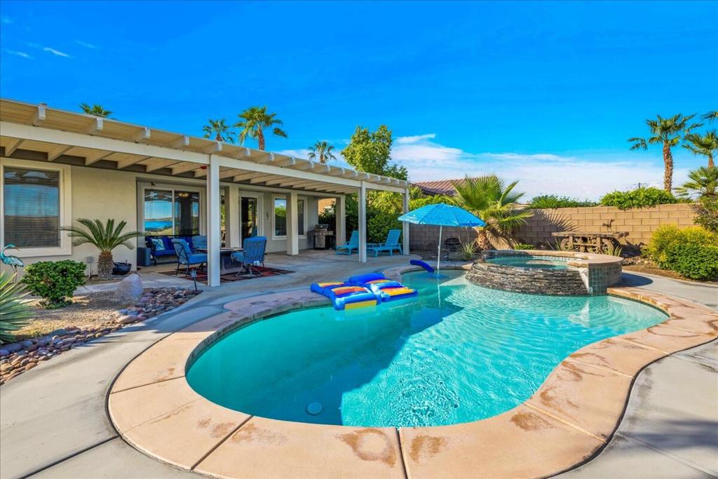 60636 Desert Shadows Drive Property Photo 40