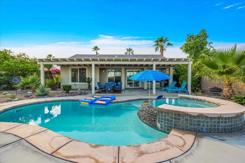 60636 Desert Shadows Drive Property Photo 47