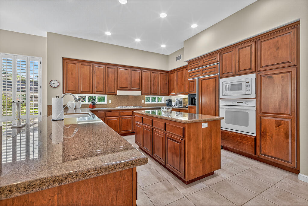 4 Milano Circle Property Photo 3