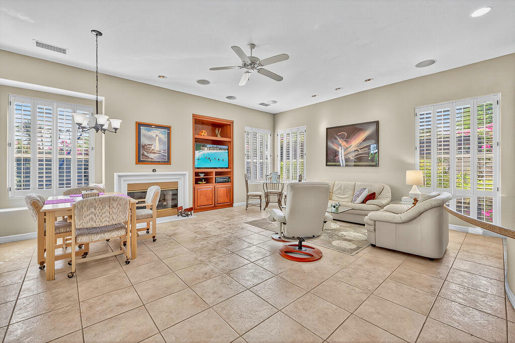 4 Milano Circle Property Photo 5
