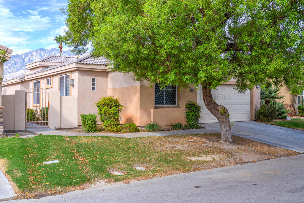 29581 W Laguna Drive Property Photo 1