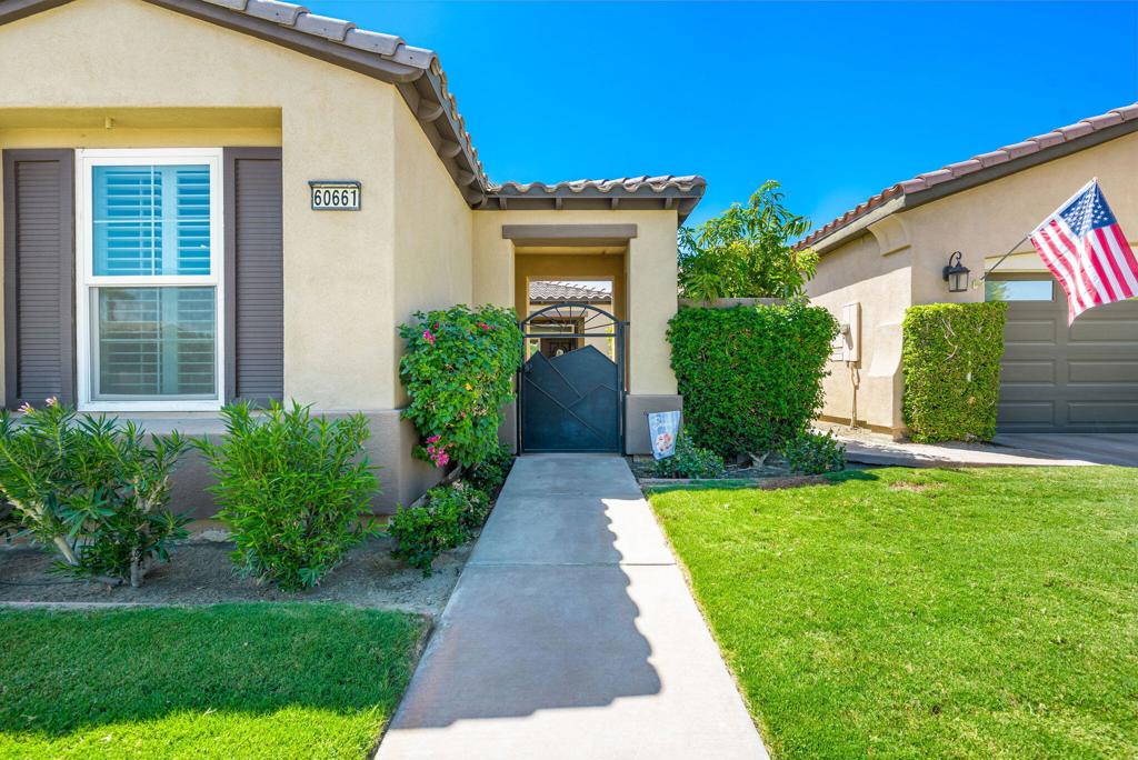 60661 Juniper Lane Property Photo 3