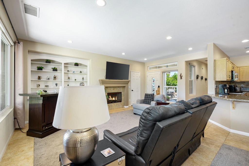 60661 Juniper Lane Property Photo 10