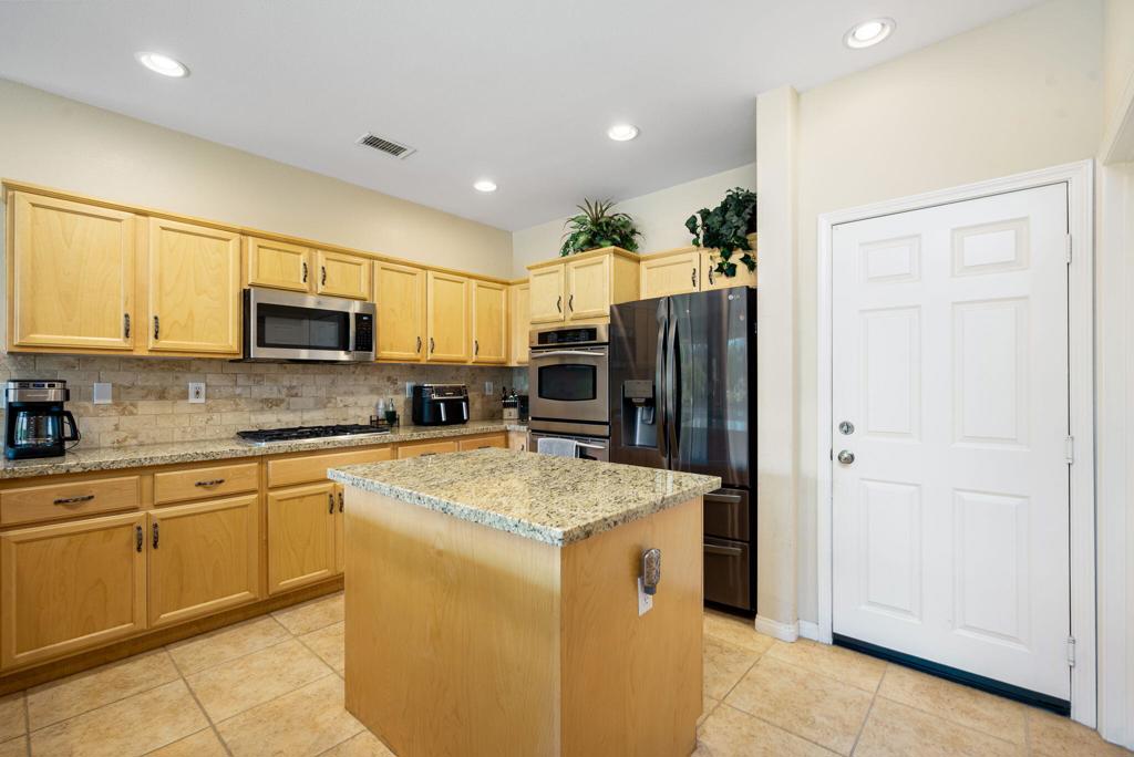 60661 Juniper Lane Property Photo 15