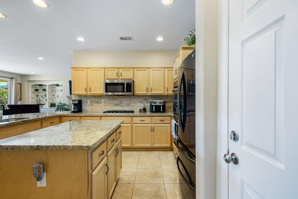 60661 Juniper Lane Property Photo 18