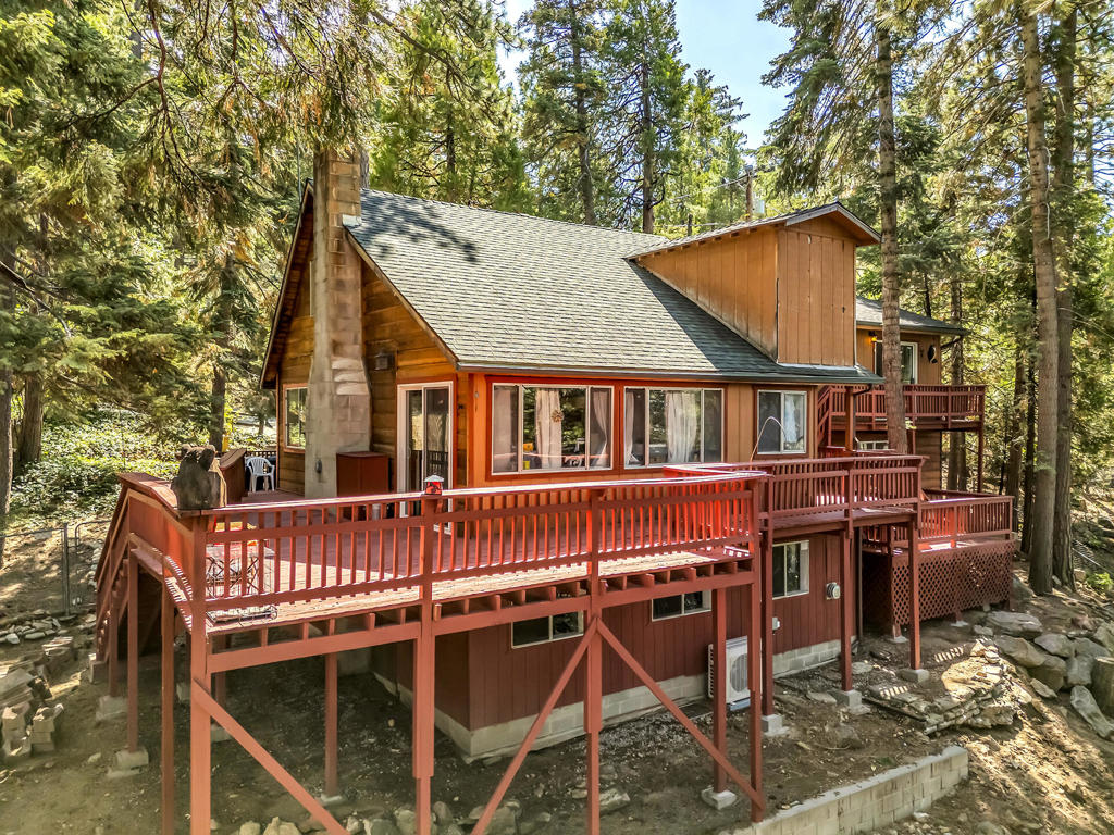 52680 Pine Ridge Road Property Photo 1