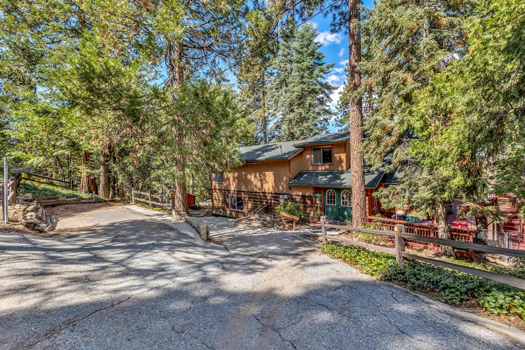 52680 Pine Ridge Road Property Photo 4