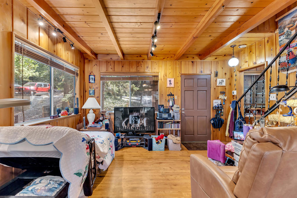 52680 Pine Ridge Road Property Photo 17