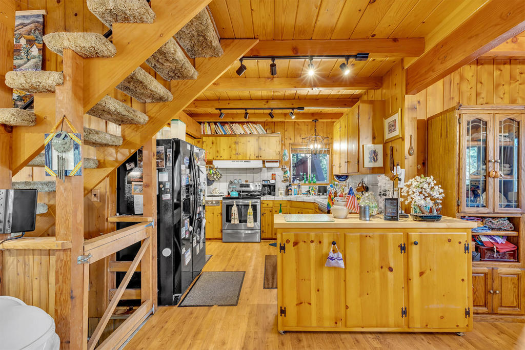 52680 Pine Ridge Road Property Photo 23