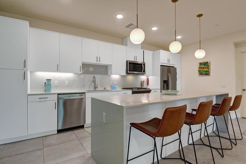 179 The Riv Property Photo 7