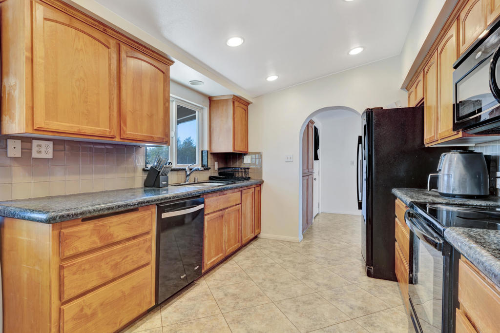 7504 Balsa Avenue Property Photo 4