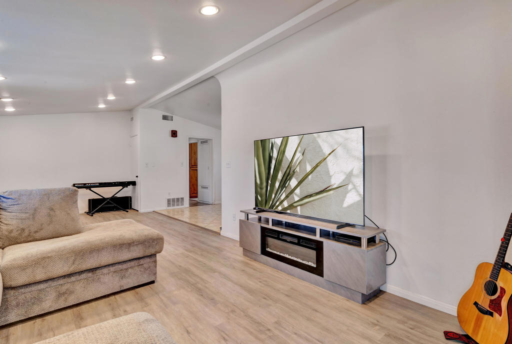 7504 Balsa Avenue Property Photo 8