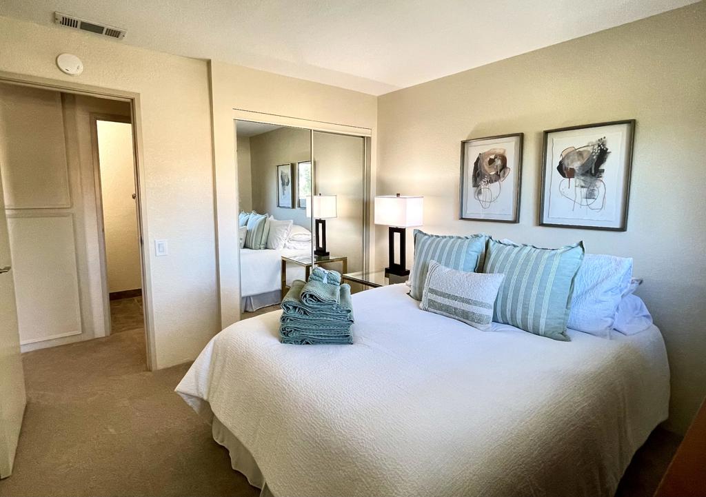 2822 N Auburn Court 210 Property Photo 15