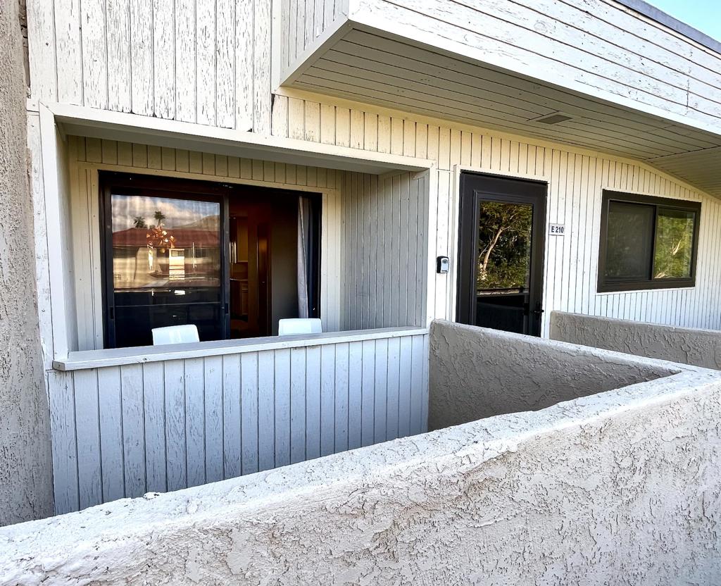 2822 N Auburn Court 210 Property Photo 19