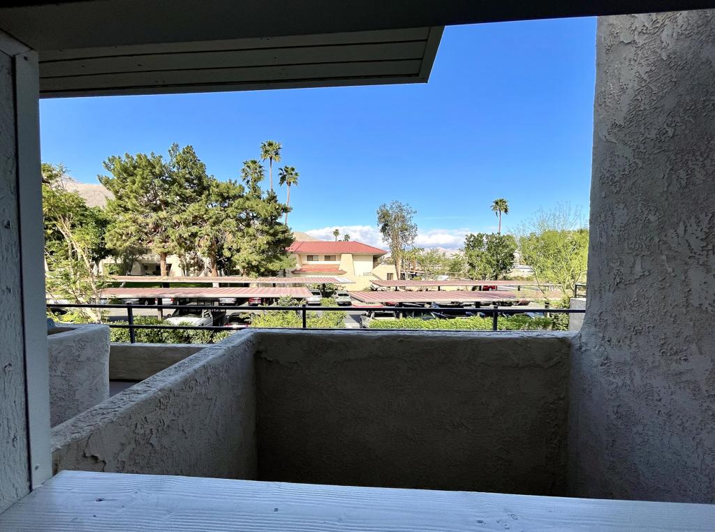 2822 N Auburn Court 210 Property Photo 21