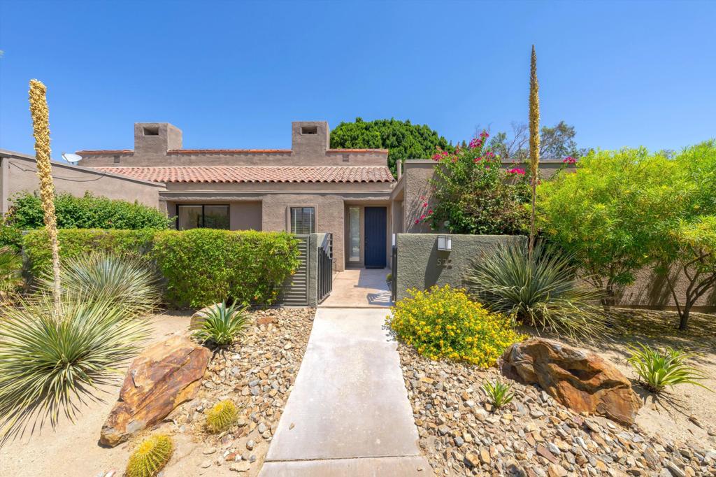 522 Desert West Drive Property Photo 2