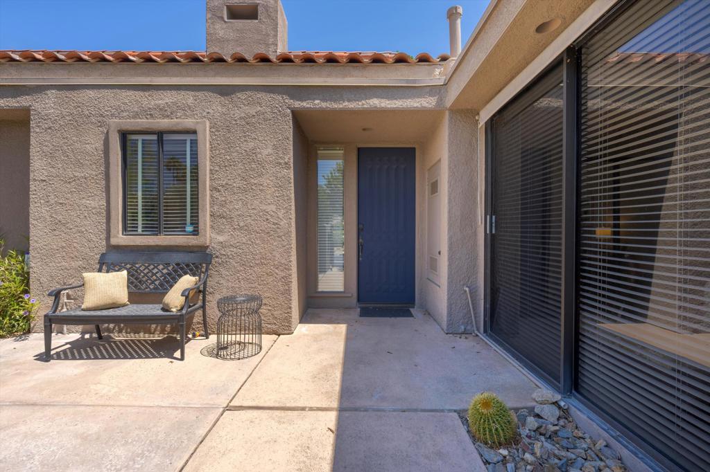 522 Desert West Drive Property Photo 3