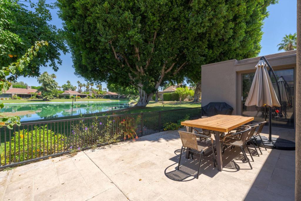 522 Desert West Drive Property Photo 14