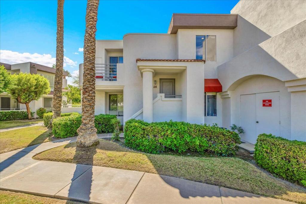 401 S El Cielo Road 114 Property Photo 1