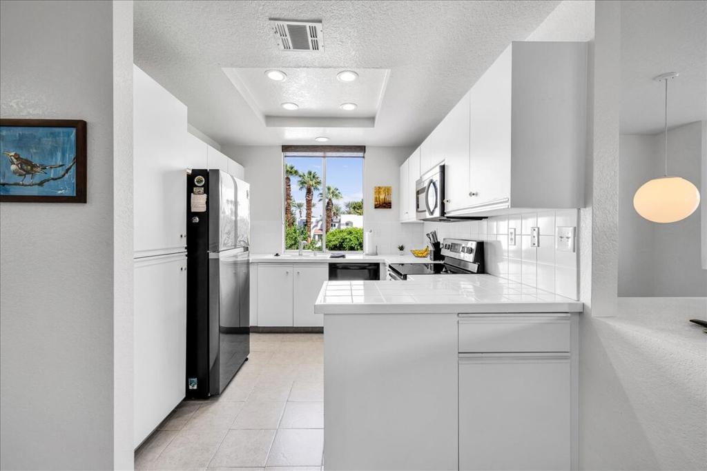 401 S El Cielo Road 114 Property Photo 7