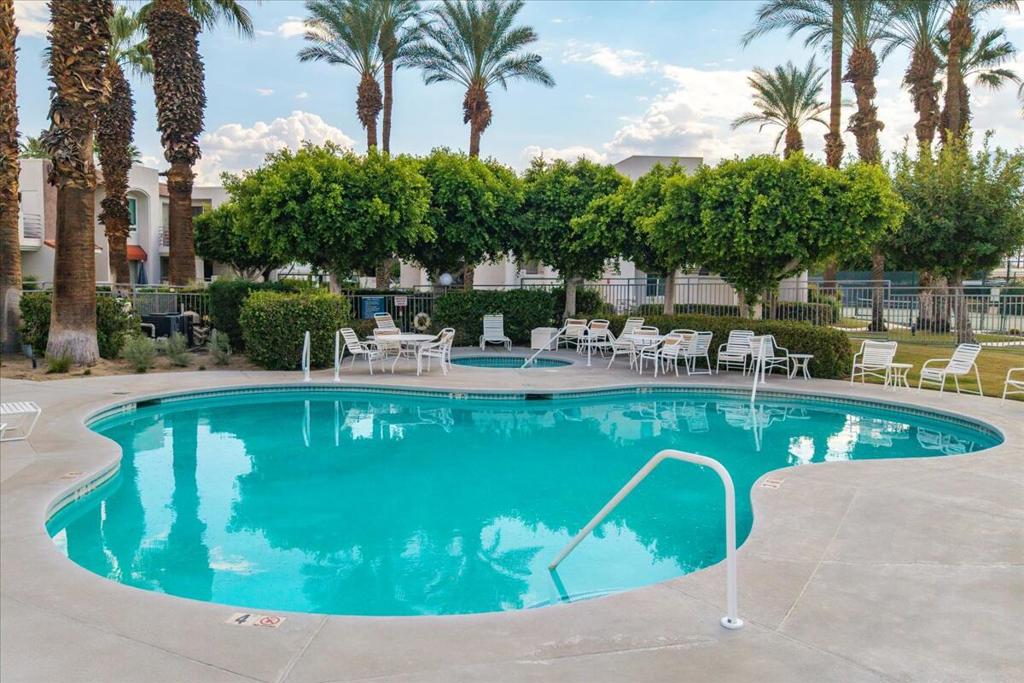 401 S El Cielo Road 114 Property Photo 28