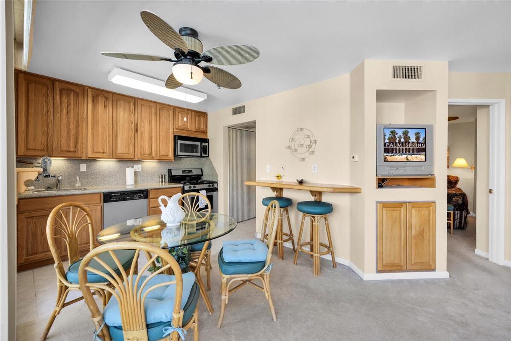 1555 N Chaparral Road 323 Property Photo 10