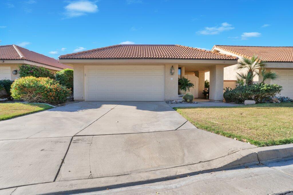 5 Acapulco Drive Drive Property Photo 1