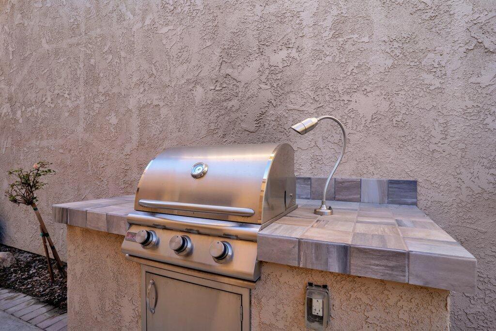 5 Acapulco Drive Drive Property Photo 6