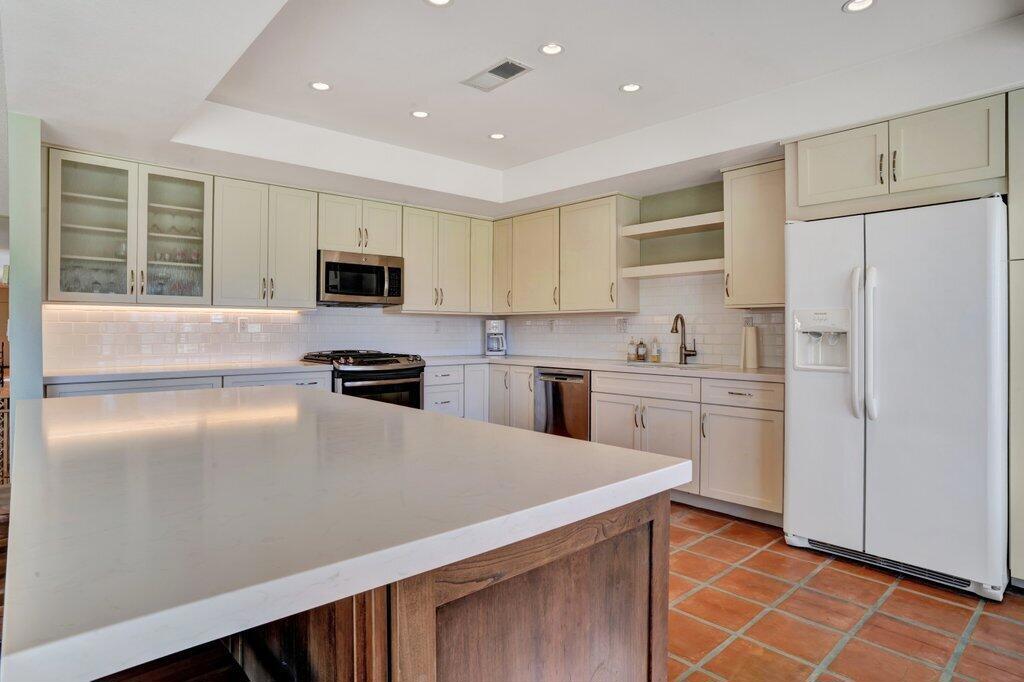 5 Acapulco Drive Drive Property Photo 11