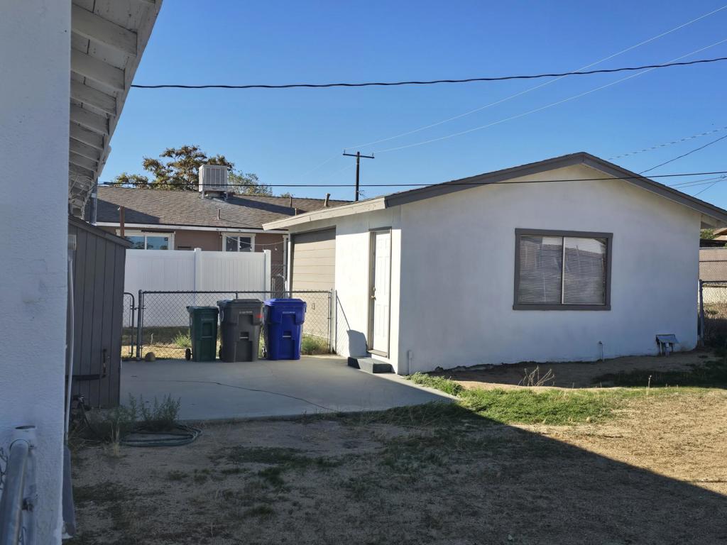 6414 Indio Avenue Property Photo 3