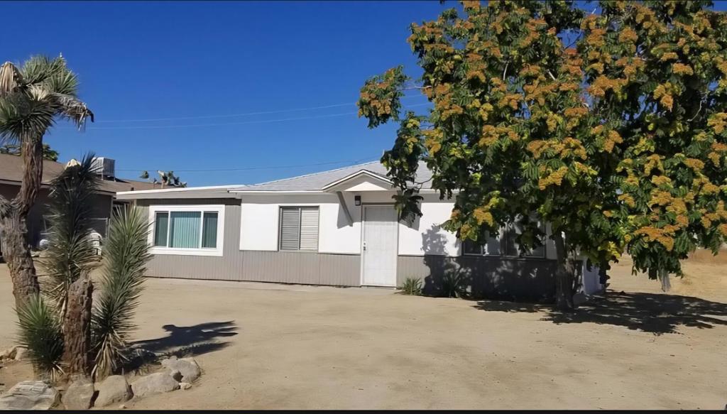 6414 Indio Avenue Property Photo 4