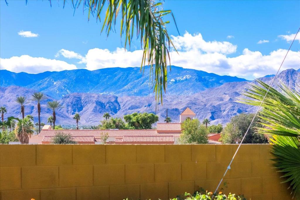 69295 Nilda Drive Property Photo 3