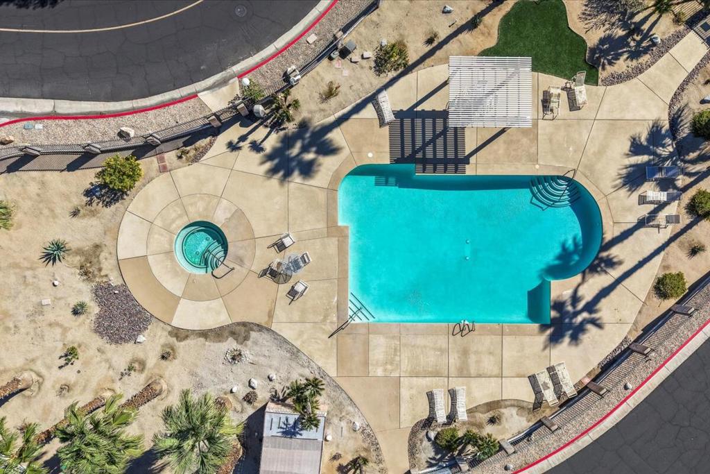 1491 Sunflower Circle N Property Photo 28